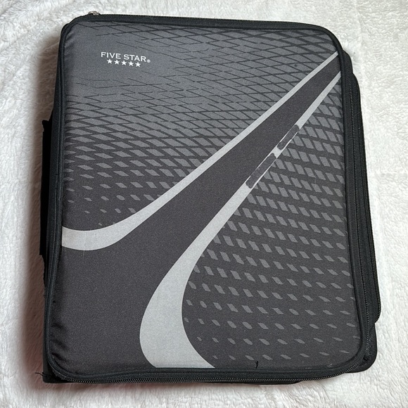 Five Star Office Mead Five Star Black 3 Ring Trapper Keeper Zipper